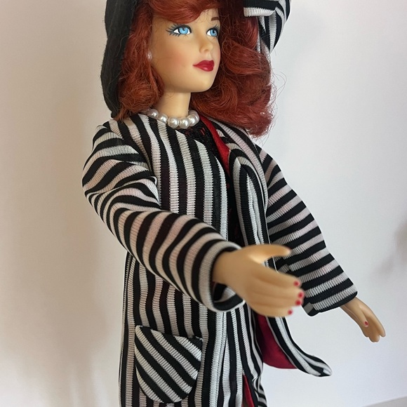♥️EFFANBEE Brenda Starr Reporter Doll Dale Messick “Black/White Suit”. EUC♥️ - Picture 15 of 16